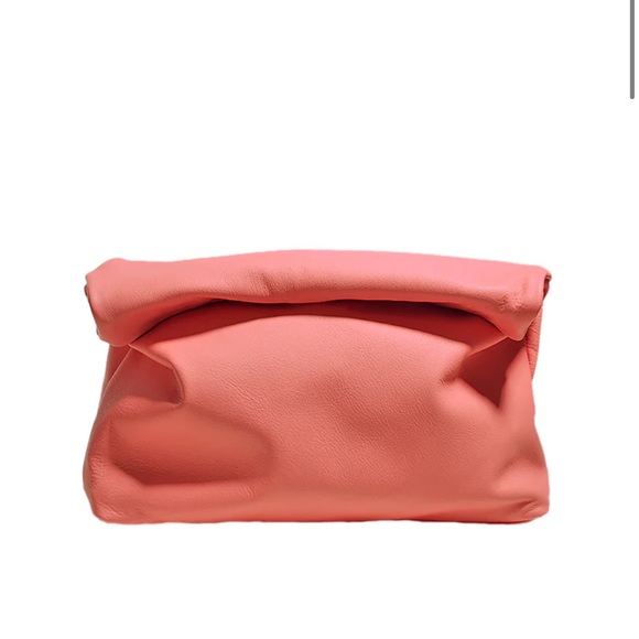 Handbags - NWT pink leather clutch